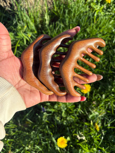 Loc n’ Scalp Massager